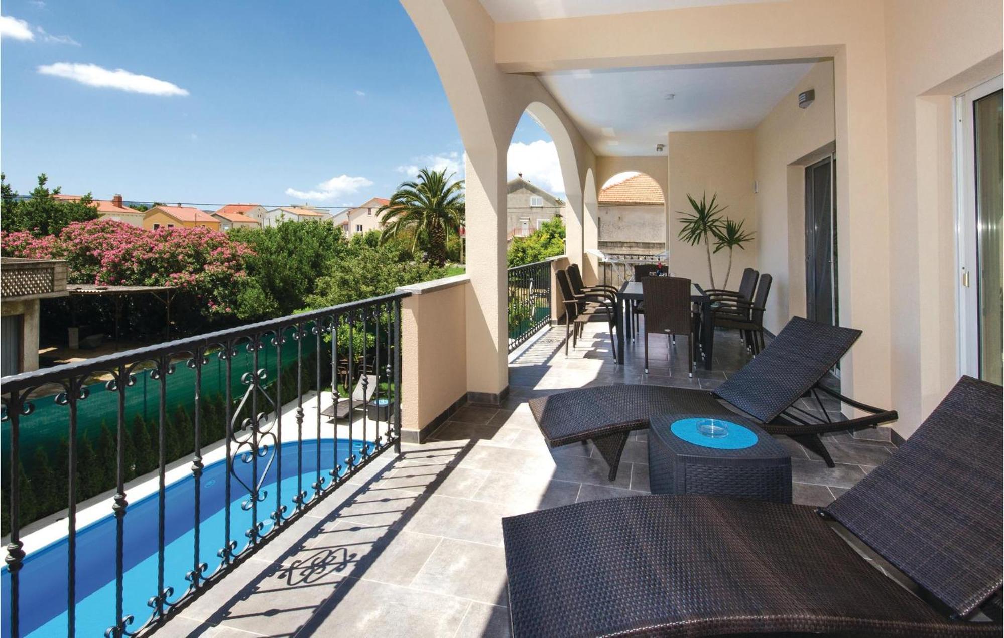 Amazing Apartment In Kastel Stafilic With Jacuzzi Kaštela エクステリア 写真