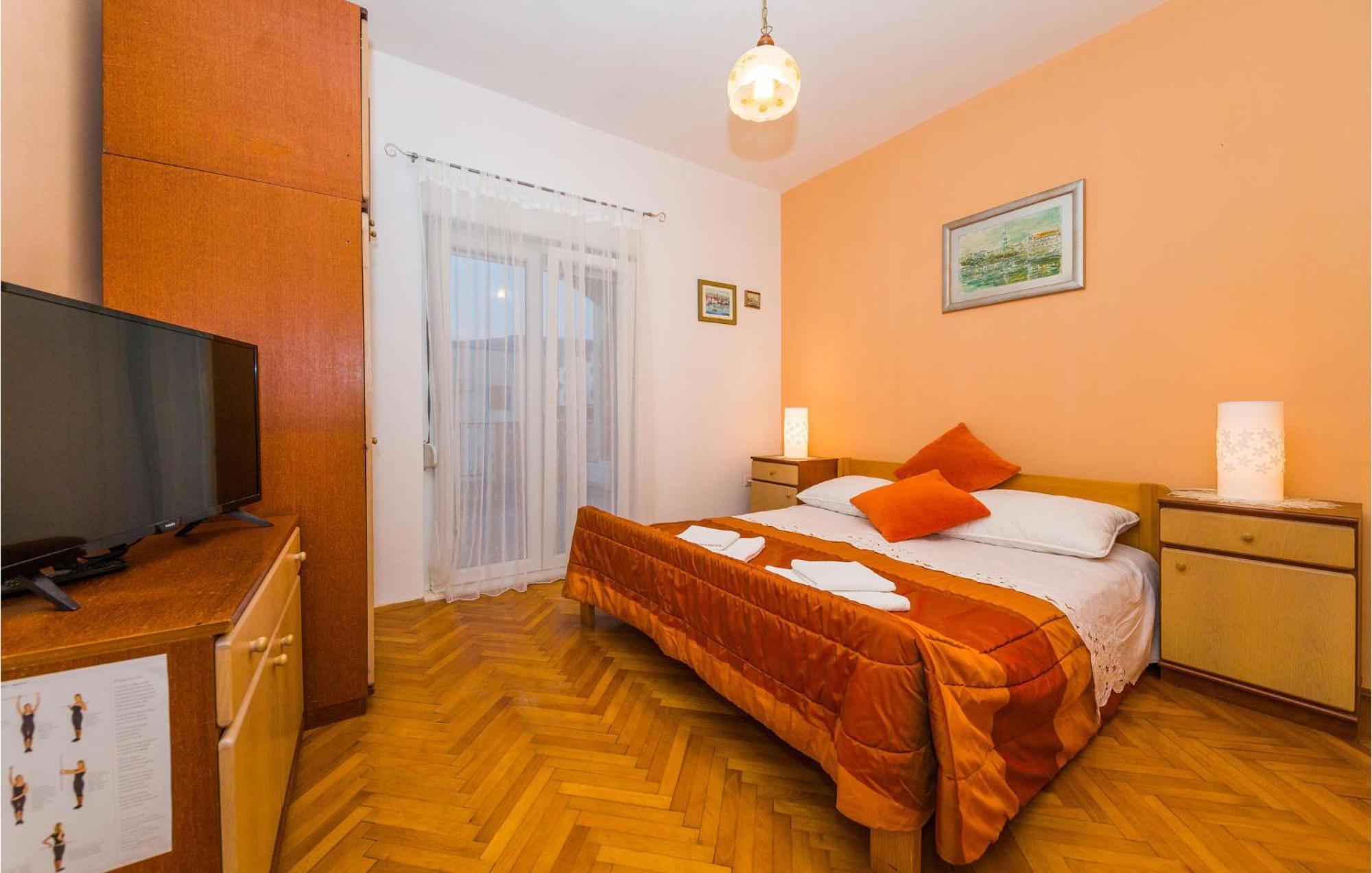 Amazing Apartment In Kastel Stafilic With Jacuzzi Kaštela エクステリア 写真